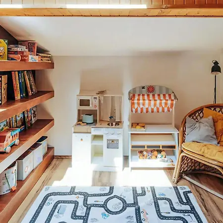 Pet Friendly In With Kitchenette *